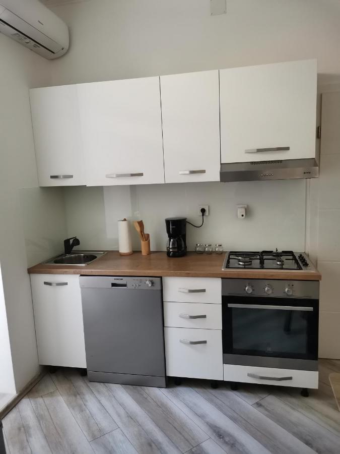 Studio Apartman Kristina * Pula